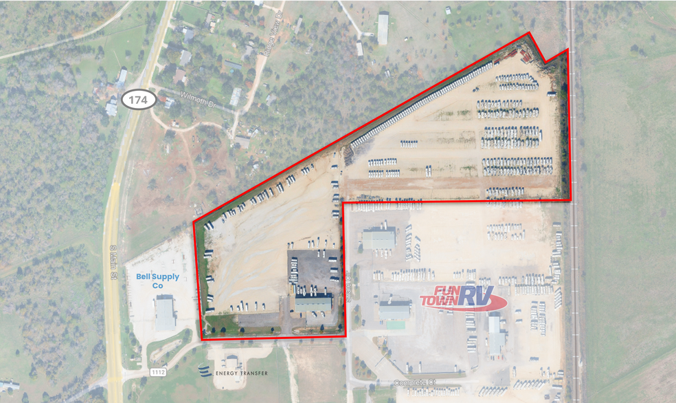 110 E Barnett Dr, Cleburne, TX for lease - Building Photo - Image 3 of 15