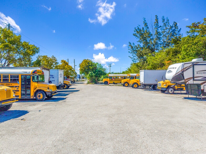 10700 NW 89th Ave, Hialeah, FL for sale - Building Photo - Image 3 of 5