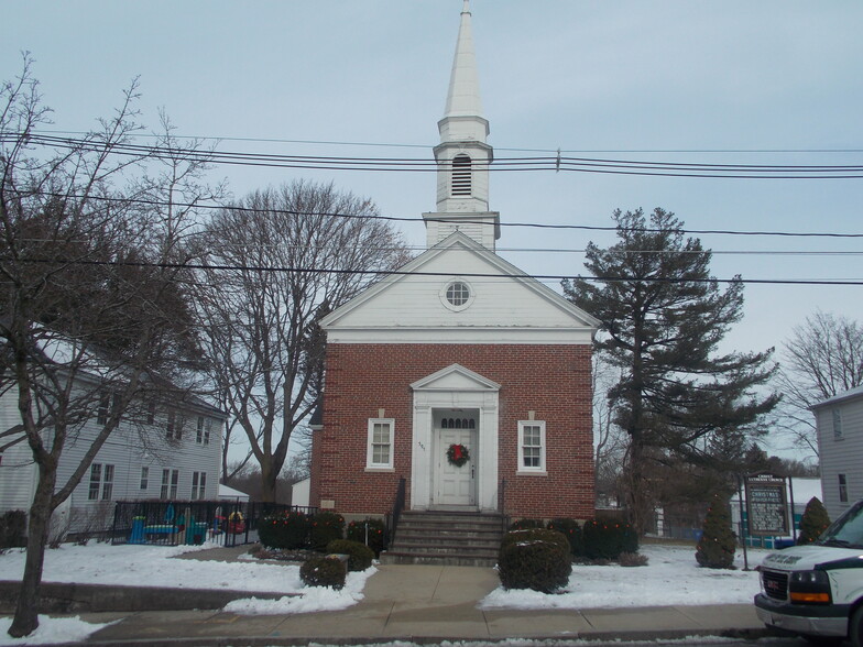 595 Belmont St, Belmont, MA à vendre - Photo principale - Image 1 de 1