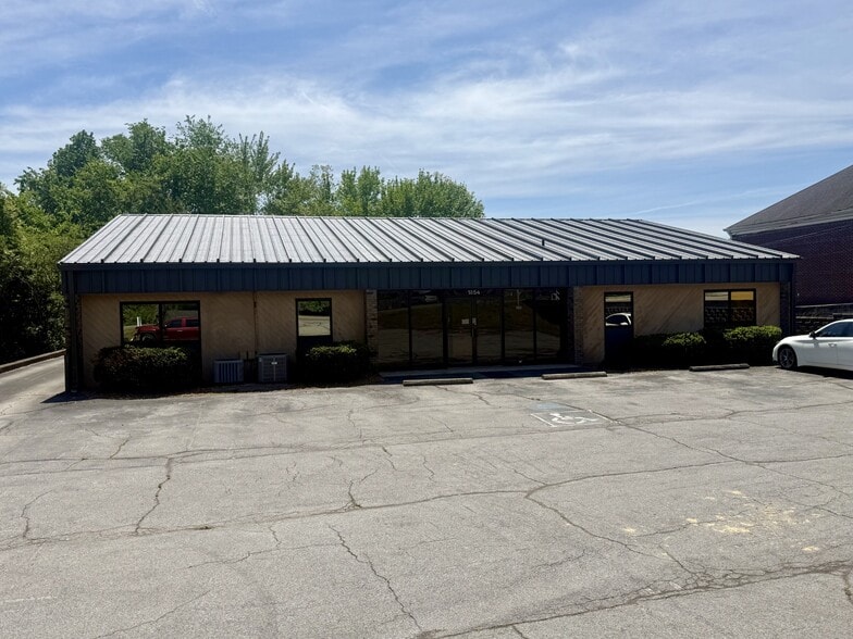 1854 Memorial Dr, Clarksville, TN for lease - Building Photo - Image 3 of 4
