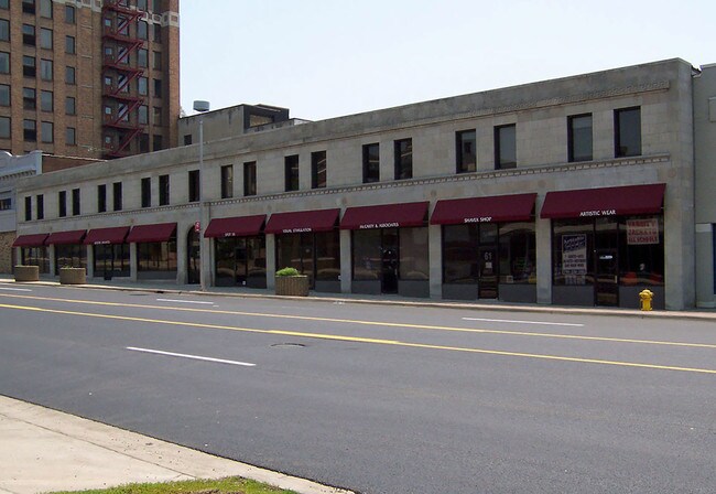 Plus de détails pour 47-63 W Huron St, Pontiac, MI - Bureau à louer