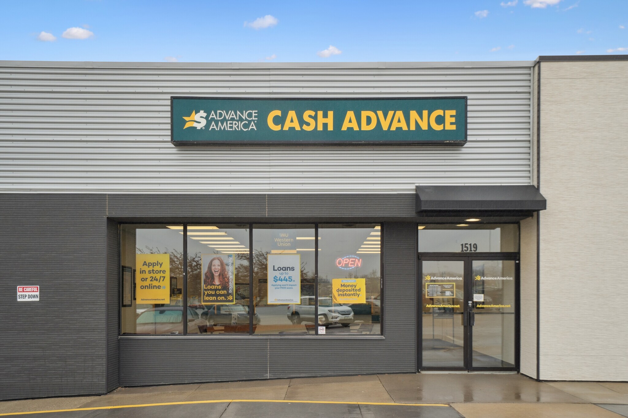 1505-1527 E San Marnan Dr, Waterloo, IA for lease Building Photo- Image 1 of 23