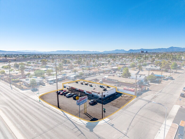 3513-3515 E Charleston Blvd, Las Vegas, NV à vendre - Aérien - Image 2 de 13