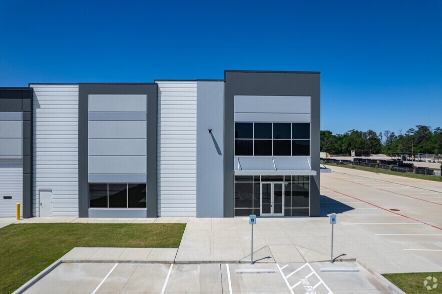6955 Mesa Dr, Houston, TX à louer - Photo du bâtiment - Image 3 de 6