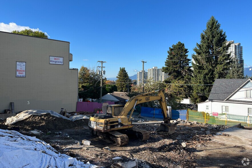 3645 Kingsway, Vancouver, BC for sale - Primary Photo - Image 1 of 1