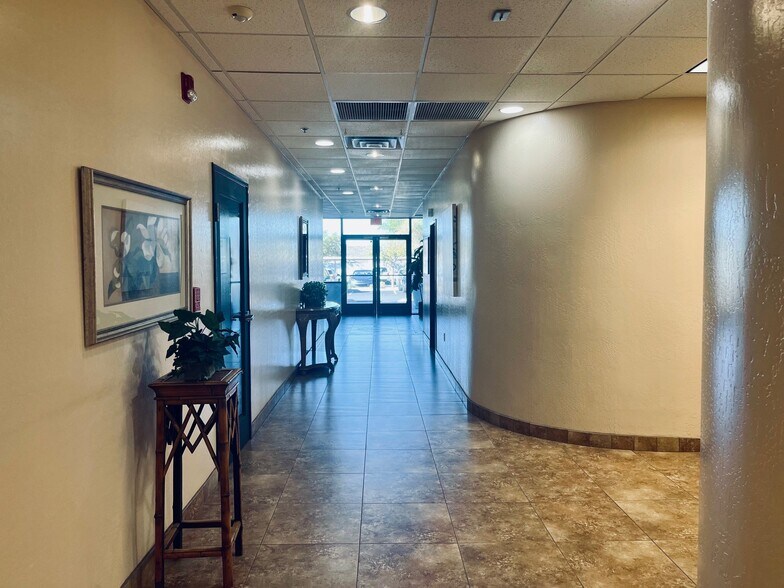 6245 E Brown Rd, Mesa, AZ for sale - Interior Photo - Image 2 of 7