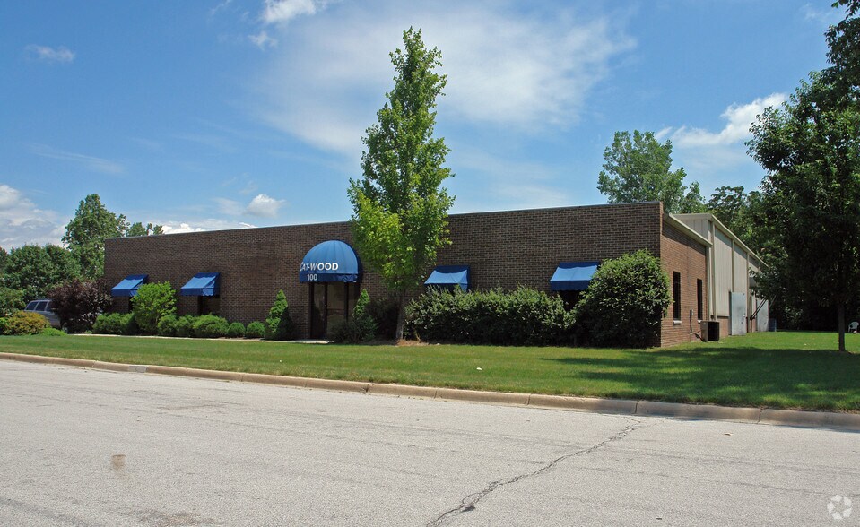 100 Fortune Dr, West Carrollton, OH à louer - Photo du bâtiment - Image 2 de 2