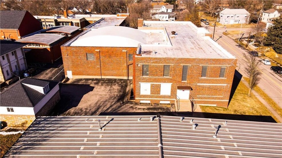 622 N Main St, Independence, MO à vendre - Photo du bâtiment - Image 3 de 15