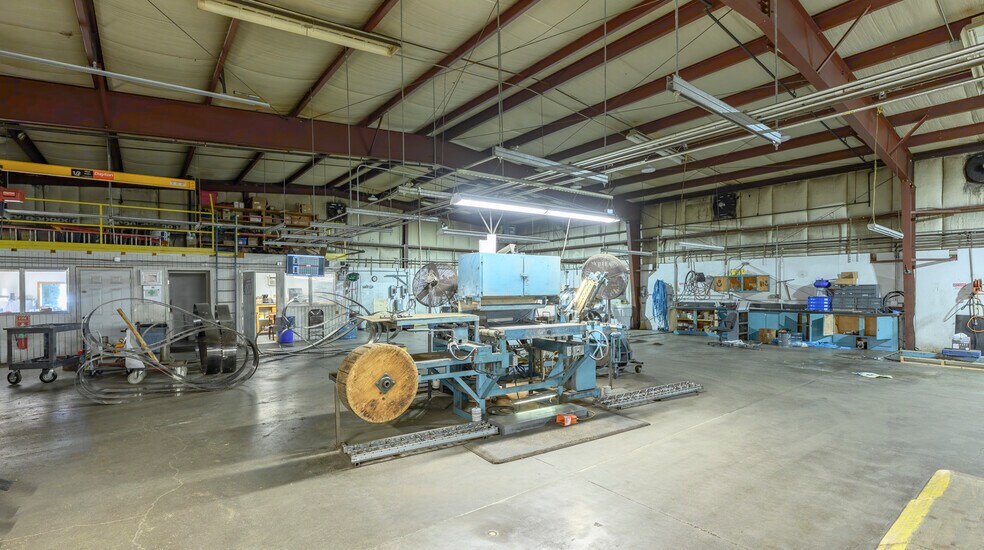 460 NE Yamhill St, Willamina, OR à louer - Photo du bâtiment - Image 3 de 11