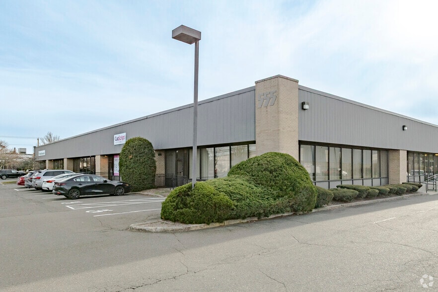 555 Lordship Blvd, Stratford, CT for lease - Building Photo - Image 1 of 16