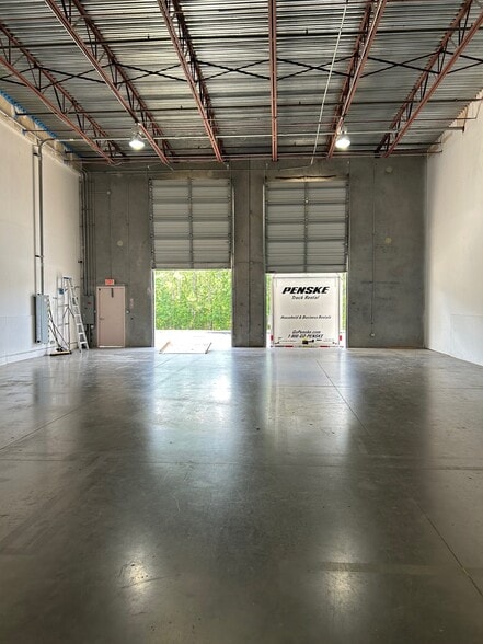 8901 Boggy Creek Rd, Orlando, FL for lease - Interior Photo - Image 3 of 5