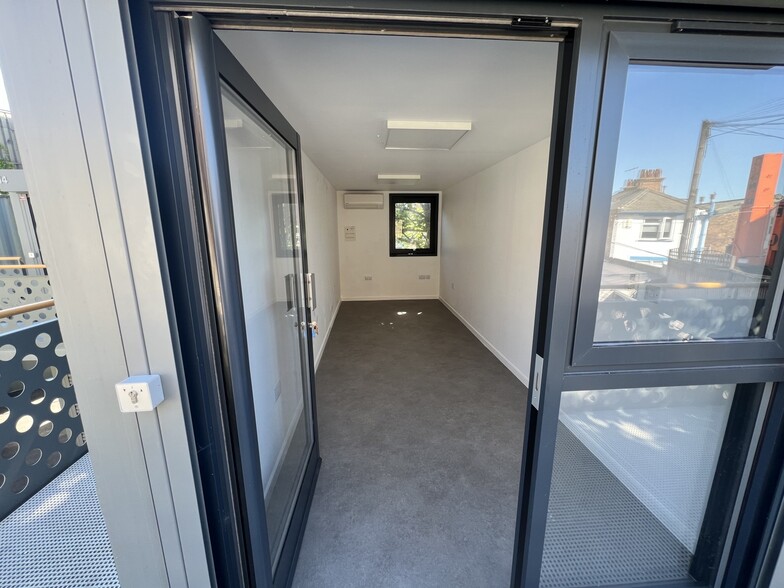3A Overbury Road, London for lease - Interior Photo - Image 3 of 8