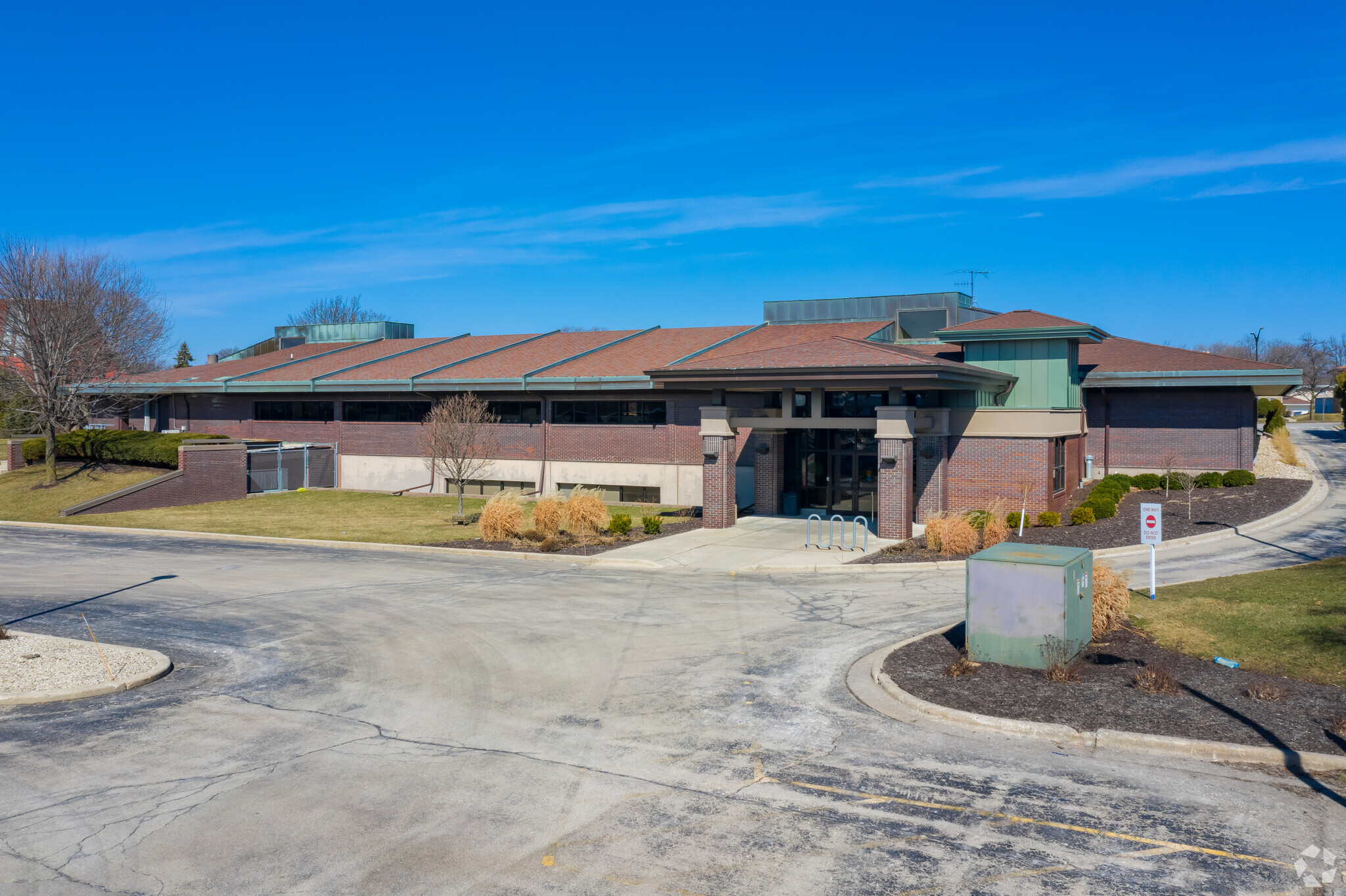 10427 W Lincoln Ave, West Allis, WI for sale Primary Photo- Image 1 of 1