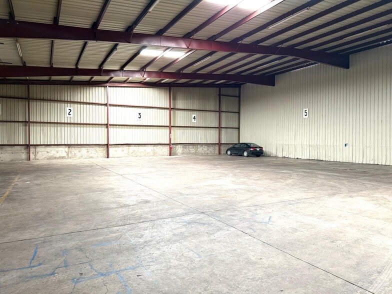 2303 Santa Rita Ave, Laredo, TX for lease - Building Photo - Image 2 of 15