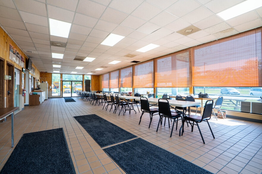 613 Middleville Rd, Herkimer, NY for lease - Interior Photo - Image 3 of 16