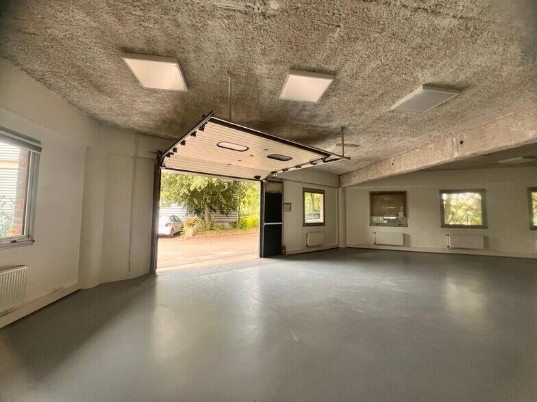 56 Rue Du Port, Nanterre à louer - Photo du bâtiment - Image 1 de 5