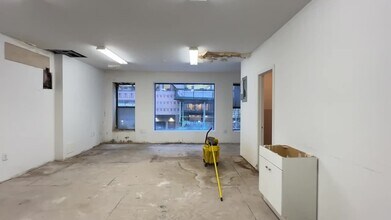 43 W 39th St, New York, NY à louer - Vidéo sur l’inscription commerciale 