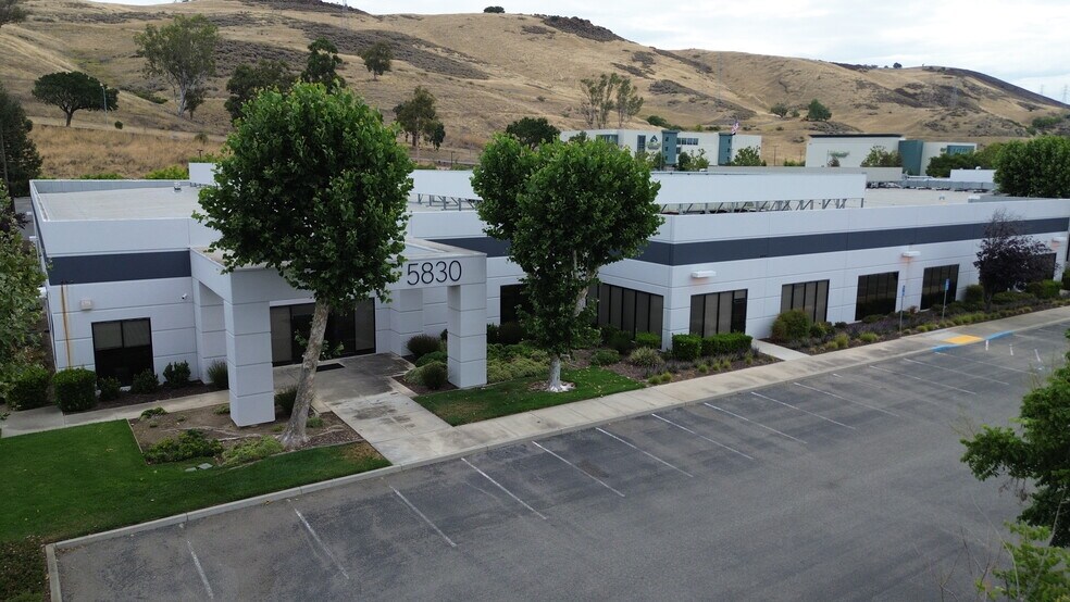 5830-5870 Hellyer Ave, San Jose, CA for lease - Building Photo - Image 1 of 3