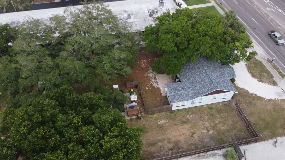 14255 Walsingham Rd, Largo, FL à vendre - Vidéo sur l’inscription commerciale - Image 2 de 12