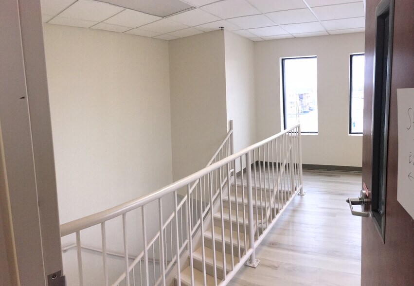 6309-6313 W 95th St, Oak Lawn, IL for lease - Interior Photo - Image 3 of 19