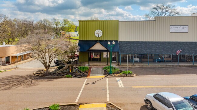More details for 126 N Wilson St, Dresden, TN - Retail for Sale