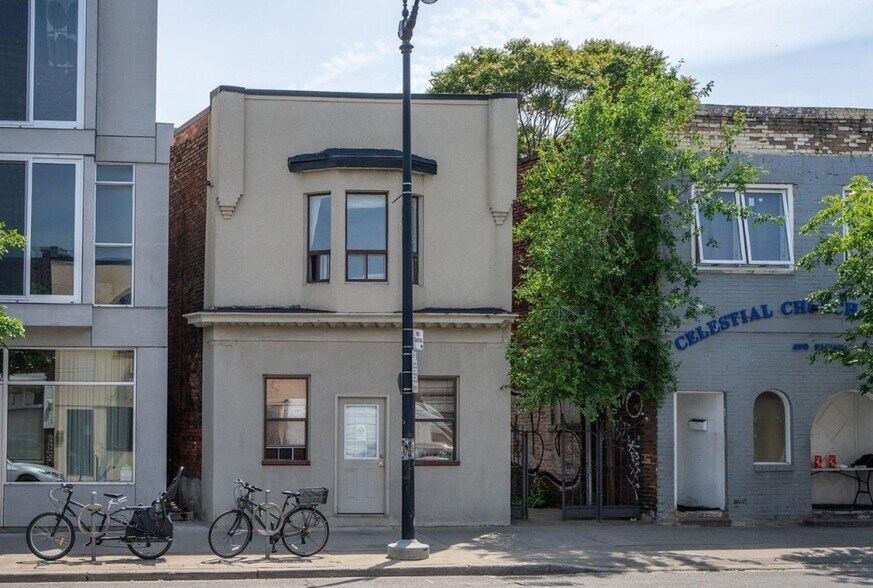 3335 Dundas St W, Toronto, ON for sale - Building Photo - Image 1 of 1
