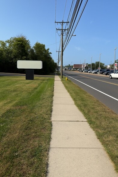 609 Newfield St, Middletown, CT for sale - Building Photo - Image 2 of 2