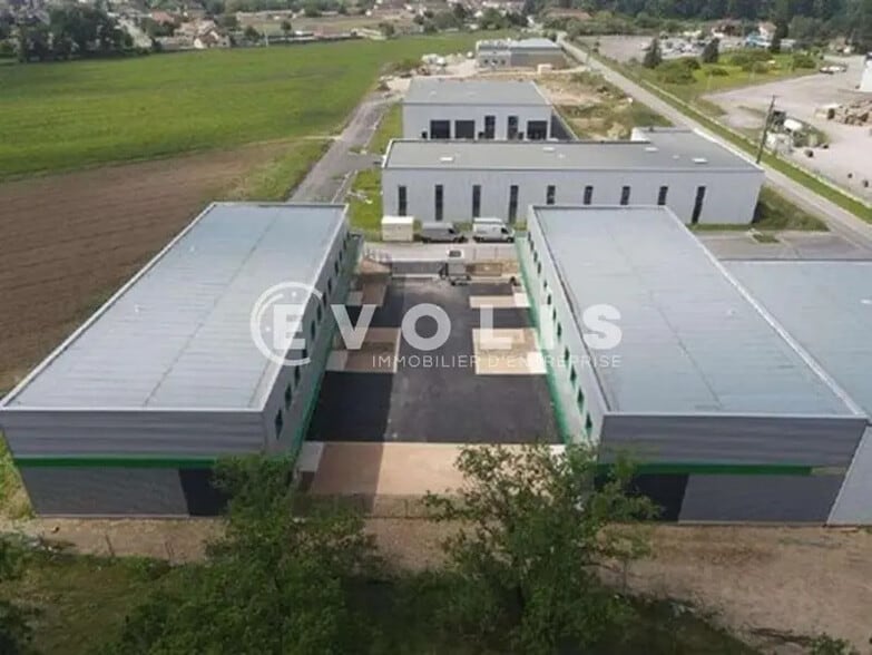 71 Route De Loyettes, Tignieu-Jameyzieu à louer - Photo du bâtiment - Image 2 de 13