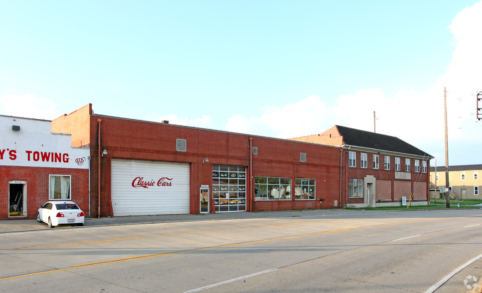 401 3rd Ave, Huntington, WV à louer - Photo principale - Image 1 de 2