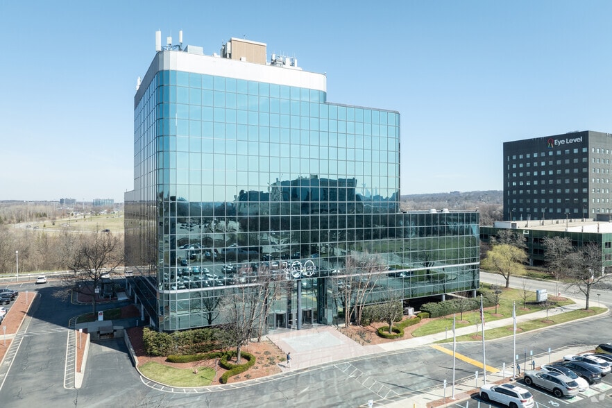 100 Challenger Rd, Ridgefield Park, NJ for lease - Building Photo - Image 1 of 8