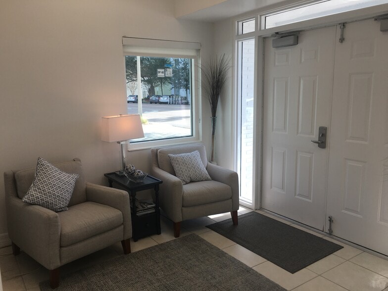 575 S 2nd Ave, Saint Petersburg, FL à louer - Hall d’entrée - Image 2 de 5