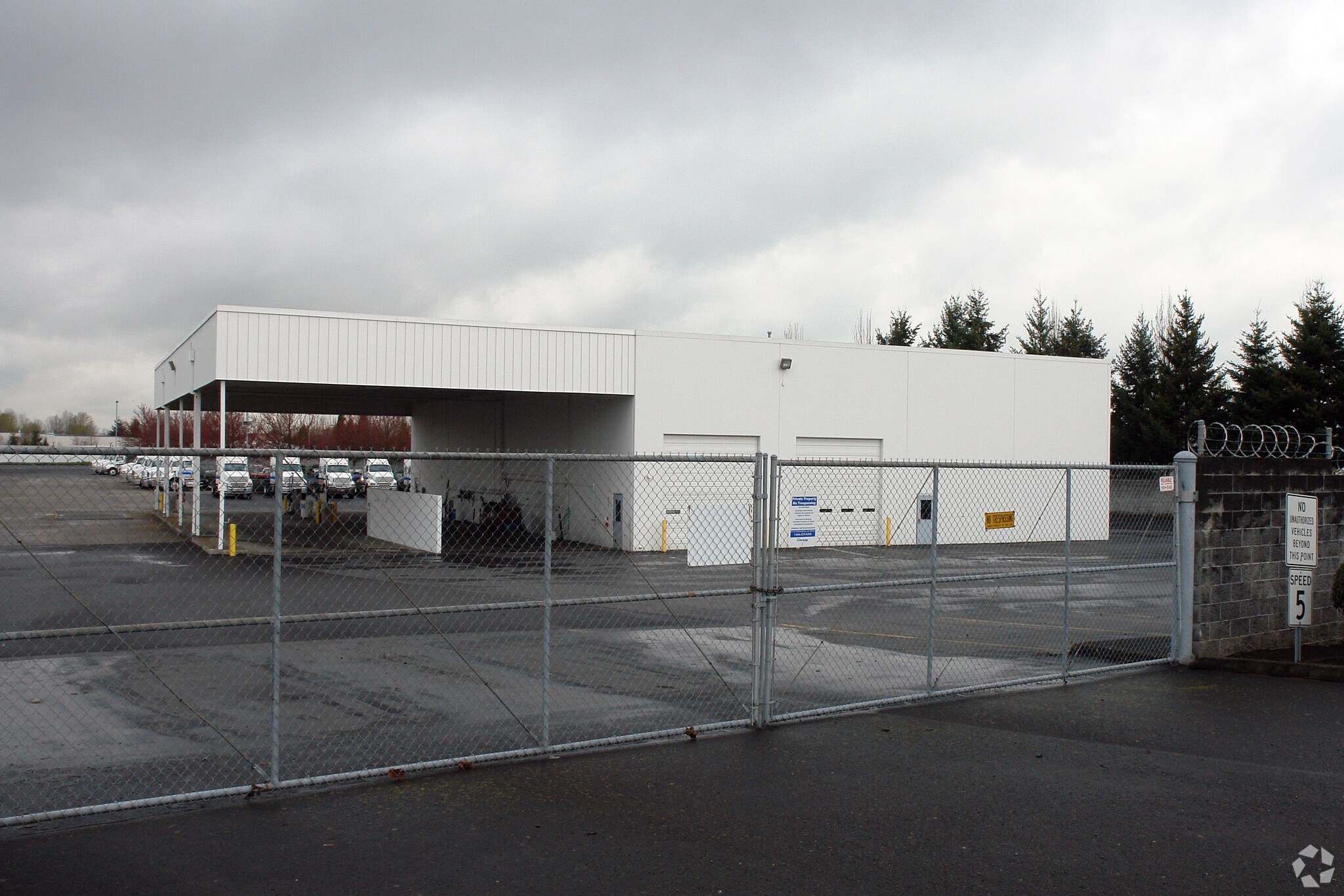 13704 NE Airport Way, Portland, OR for lease Primary Photo- Image 1 of 6