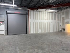 7906 Kingspointe Pky, Orlando, FL for lease Interior Photo- Image 2 of 4