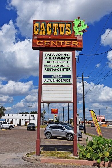 717 S 14th St, Kingsville, TX for sale - Building Photo - Image 3 of 9