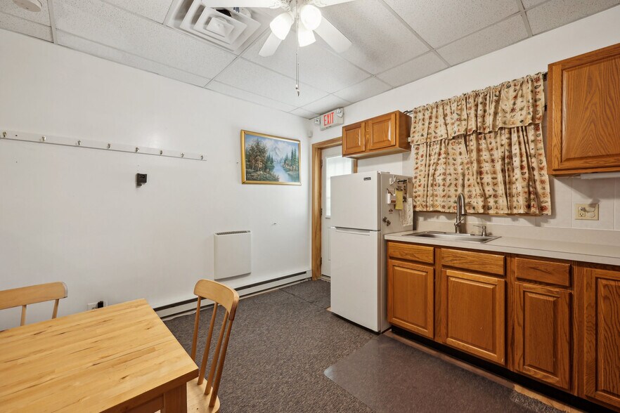266 Palisade Ave, Cliffside Park, NJ à vendre - Photo intérieure - Image 2 de 17
