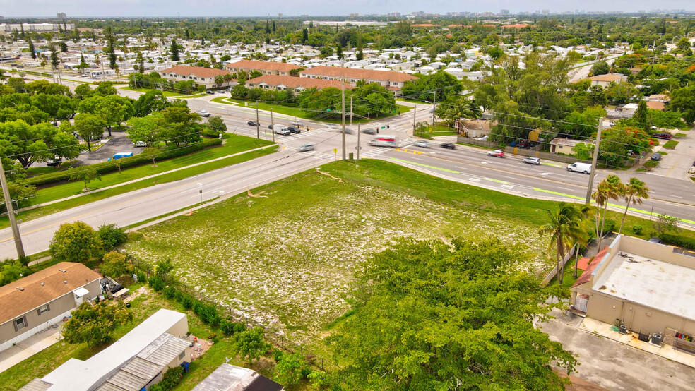 271 NE 48th St, Deerfield Beach, FL à louer - Photo du bâtiment - Image 3 de 6