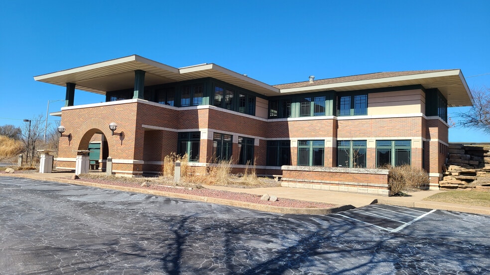 1400 Merrill Ave, Wausau, WI à vendre - Photo du bâtiment - Image 2 de 39