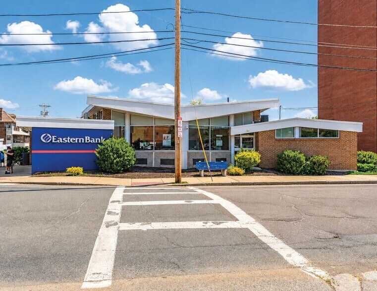 34 Chapman St, Quincy, MA à vendre - Photo du bâtiment - Image 1 de 6