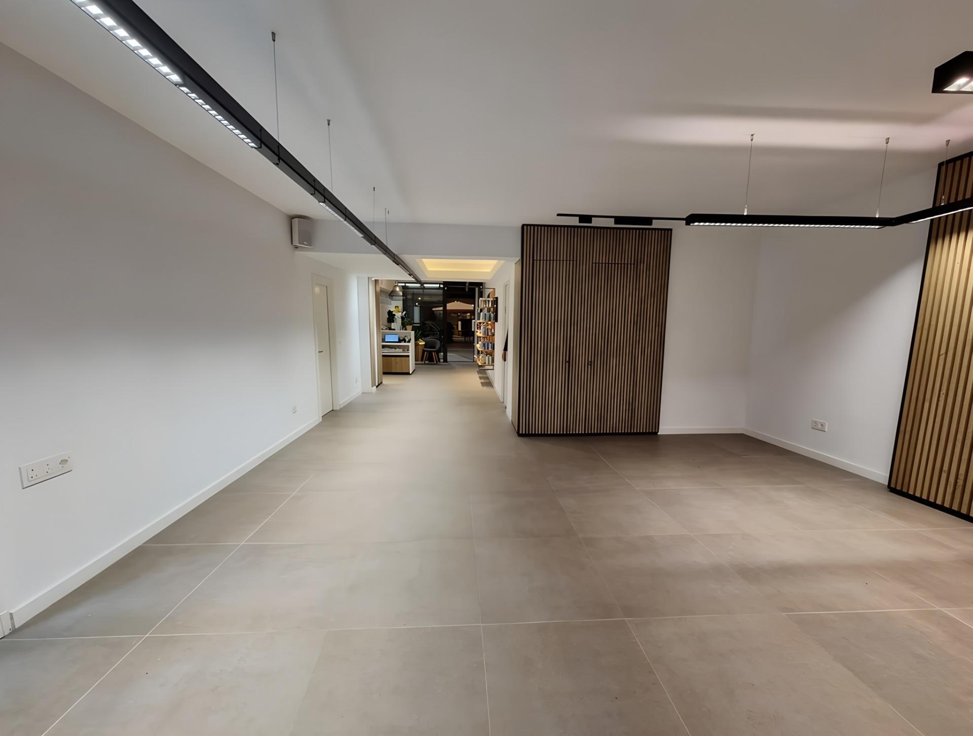 Retail in Vilanova i la Geltrú, Barcelona for lease Interior Photo- Image 1 of 2
