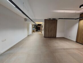 Retail in Vilanova i la Geltrú, Barcelona for lease Interior Photo- Image 1 of 2
