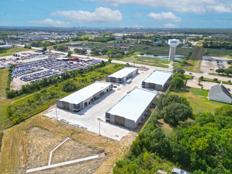 5279 N Main St, Baytown, TX à louer - Aérien - Image 2 de 7