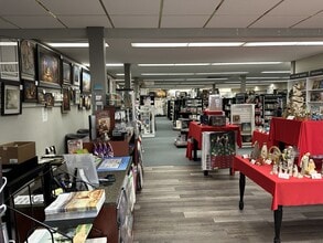 11805 E 1st Ave, Spokane Valley, WA à louer Photo intérieure- Image 2 de 2