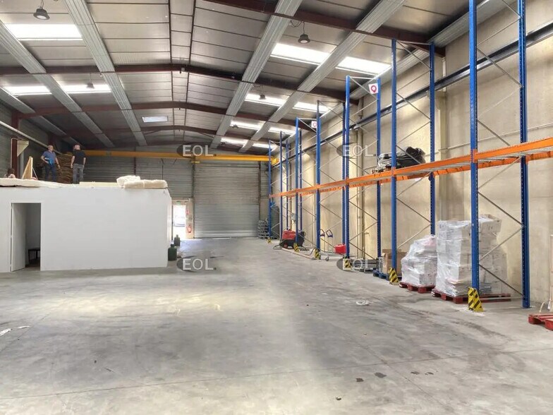 Flex in Genas for lease - Interior Photo - Image 3 of 10