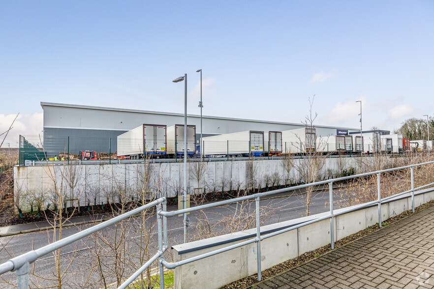 Third Ave, Harlow à louer - Photo du bâtiment - Image 2 de 2