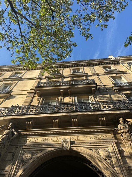 1 Cour Du Commerce Saint-André, Paris à louer - Photo du bâtiment - Image 2 de 2