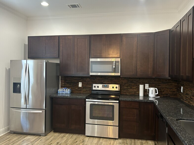518 Westgreen Blvd, Katy, TX à louer - Photo du bâtiment - Image 2 de 5