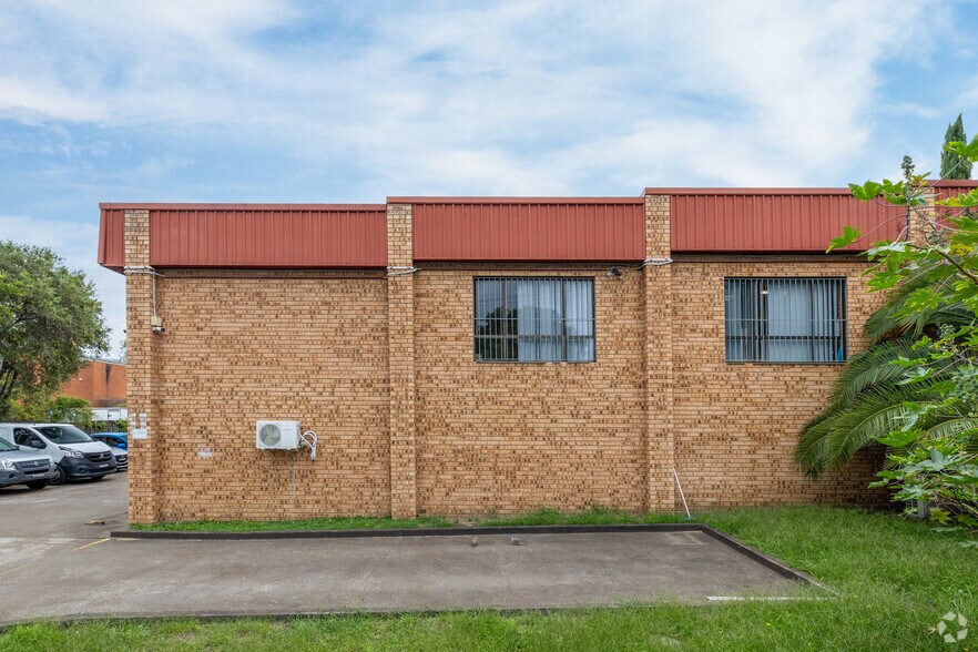 11 Elizabeth St, Campsie à louer - Photo du bâtiment - Image 2 de 3