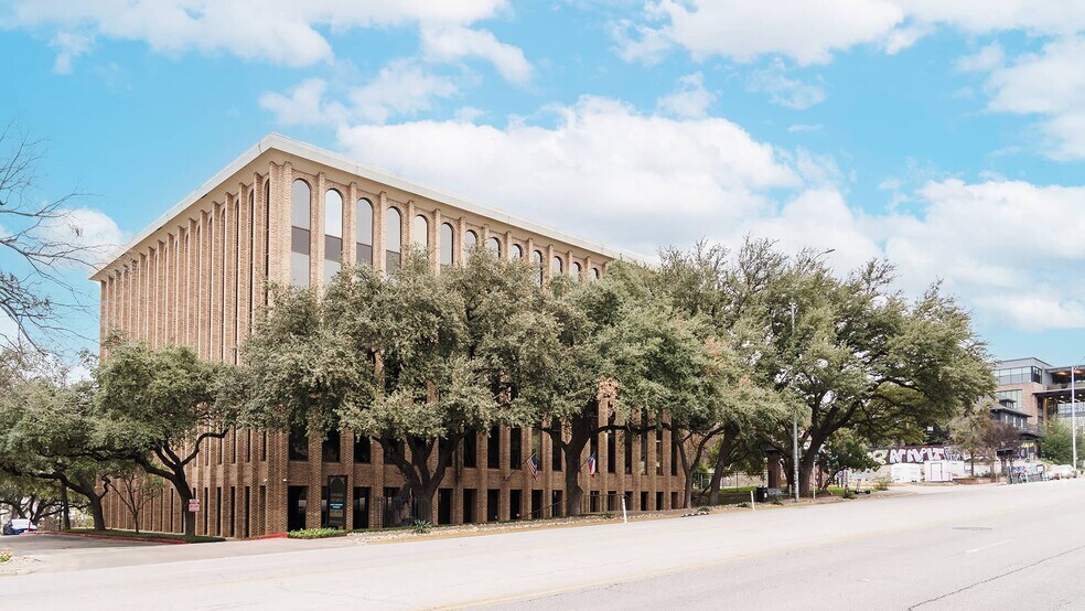 611 S Congress Ave, Austin, TX à louer - Photo du bâtiment - Image 2 de 10