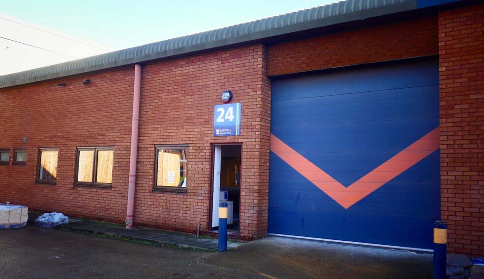 Leatherhead Rd, Chessington for lease - Building Photo - Image 2 of 2