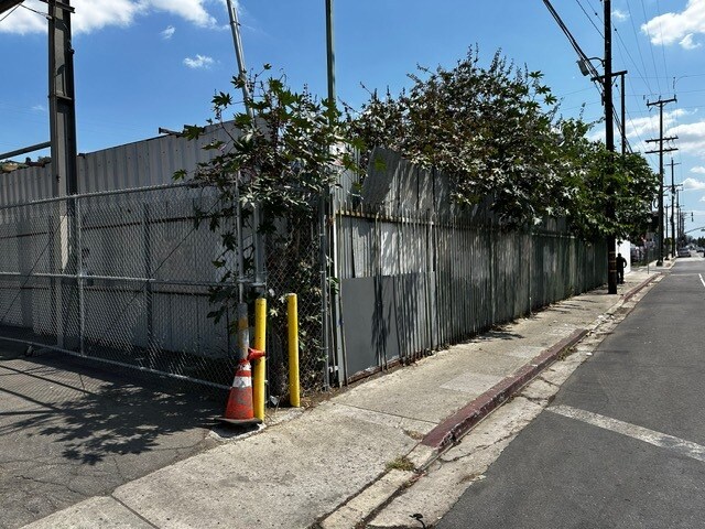 1803 N San Fernando Rd, Los Angeles, CA à louer - Photo du bâtiment - Image 2 de 17